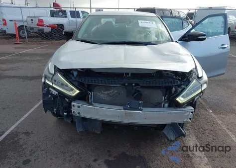 2020 Nissan Maxima Sv Xtronic Cvt z USA, uszkodzony, nr VIN 1N4AA6CV9LC367886